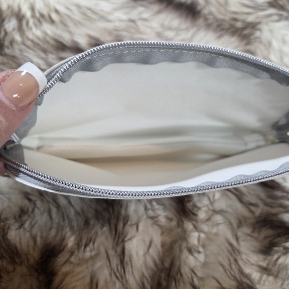 IT Cosmetics Shiny Silver Cosmetic Pouch - Picture 3 of 4